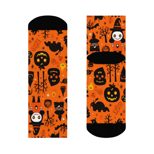 "Spooky Style: Hauntingly Fun Halloween Pattern Crew Socks - Perfect for Trick or Treating and Costume Parties!" - Men and Women Crew Socks Combed Athletic Sports Casual Classic