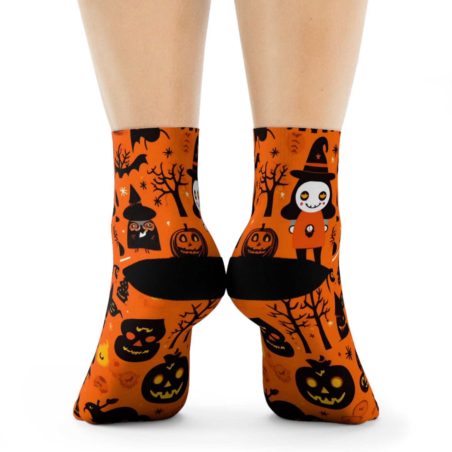 "Spooky Style: Hauntingly Fun Halloween Pattern Crew Socks - Perfect for Trick or Treating and Costume Parties!" - Men and Women Crew Socks Combed Athletic Sports Casual Classic